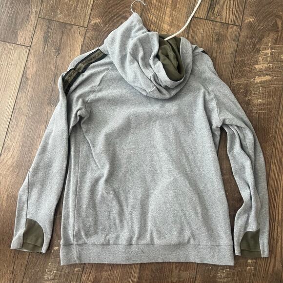 Ampersand Ave Doublehood It's a Must Gray Camo Stripe Hoodie Women's Sz Large - Picture 6 of 6
